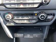 Kia Niro First Edition - U44212