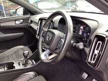 Volvo XC40 T3 R-Design Pro - U44257
