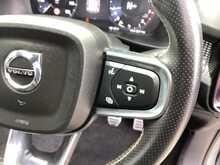 Volvo XC40 T3 R-Design Pro - U44257