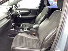 Volvo XC40 T3 R-Design Pro - U44257