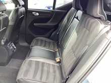 Volvo XC40 T3 R-Design Pro - U44257