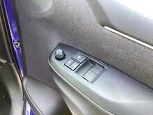Toyota Yaris VVT-h Icon - U44263