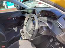 Peugeot 208 PureTech Active Premium + - U44267