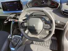 Peugeot 208 PureTech Active Premium + - U44267