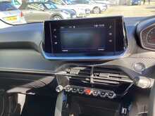 Peugeot 208 PureTech Active Premium + - U44267