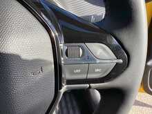 Peugeot 208 PureTech Active Premium + - U44267