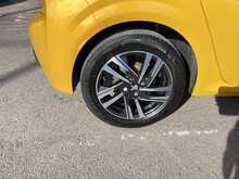 Peugeot 208 PureTech Active Premium + - U44267
