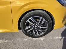 Peugeot 208 PureTech Active Premium + - U44267