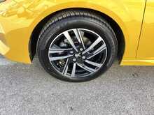 Peugeot 208 PureTech Active Premium + - U44267
