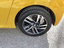 Peugeot 208 PureTech Active Premium + - U44267