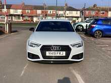 Audi A4 TFSI Black Edition - U44279