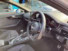 Audi A4 TFSI Black Edition - U44279