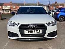 Audi A4 TFSI Black Edition - U44279