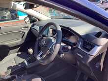 Renault Captur TCe techno - U44286