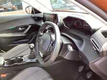 Peugeot 2008 PureTech Allure - U44295