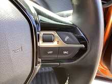Peugeot 2008 PureTech Allure - U44295