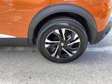 Peugeot 2008 PureTech Allure - U44295
