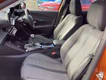 Peugeot 2008 PureTech Allure - U44295