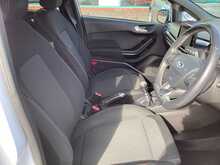 Ford Fiesta T EcoBoost ST-Line - U44313