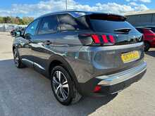 Peugeot 3008 BlueHDi Allure Premium + - U44321