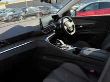 Peugeot 3008 BlueHDi Allure Premium + - U44321