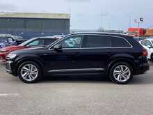 Audi Q7 TFSIe V6 S line - U44331