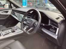 Audi Q7 TFSIe V6 S line - U44331
