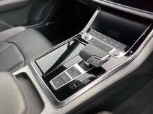 Audi Q7 TFSIe V6 S line - U44331