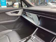 Audi Q7 TFSIe V6 S line - U44331