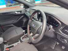 Ford Focus T EcoBoost ST-Line - U44377