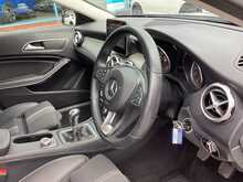 Mercedes-Benz GLA GLA180 Urban Edition - U44381