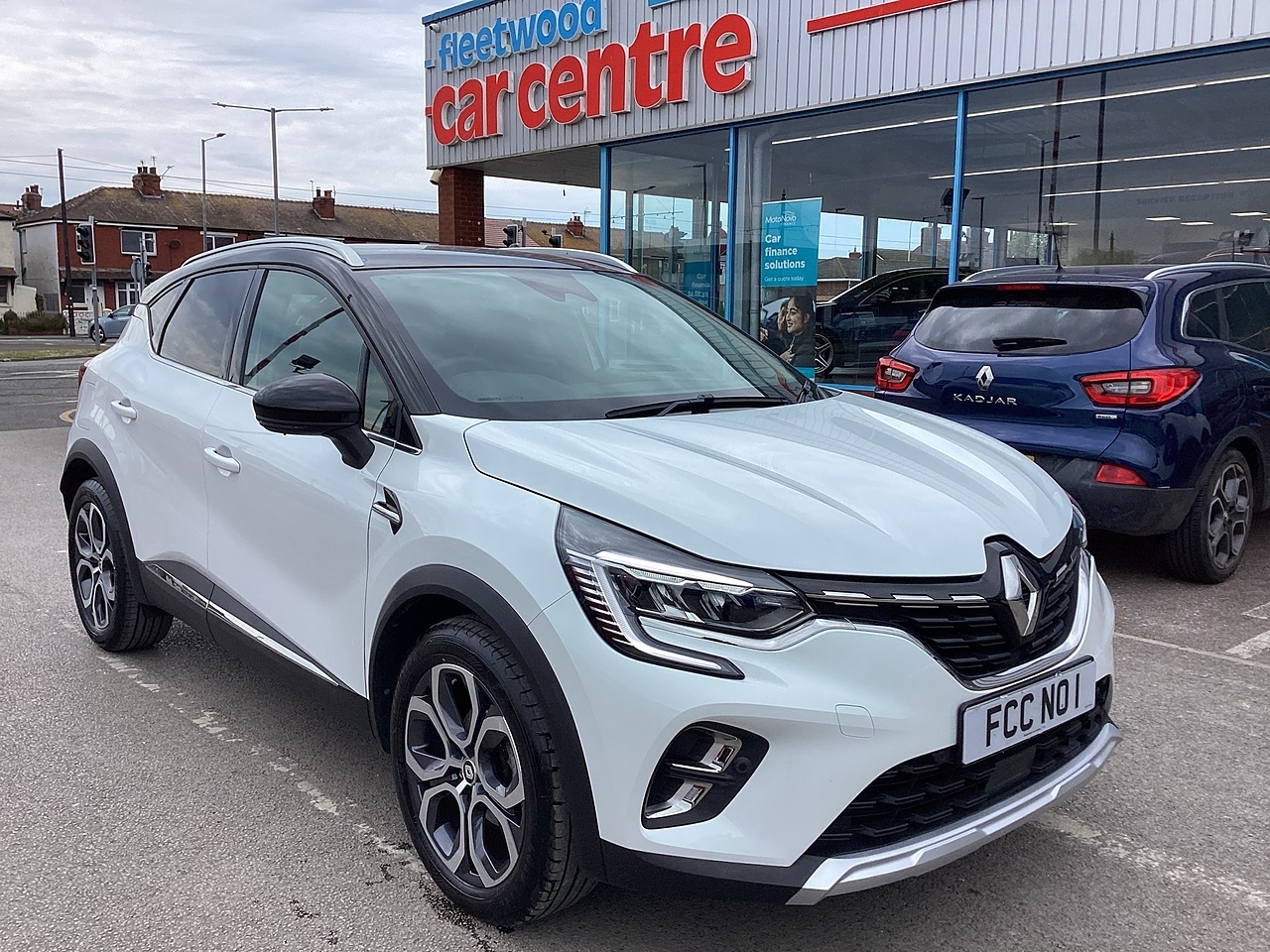 Renault Captur TCe techno - U44392