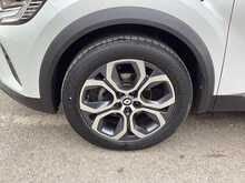 Renault Captur TCe techno - U44392
