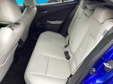 Lexus UX 250h F Sport Design - U44401