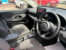 Toyota Yaris VVT-h Design - U44489