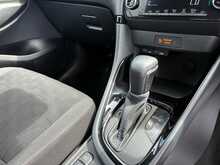 Toyota Yaris VVT-h Design - U44489