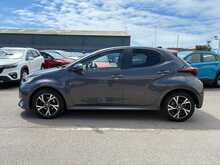 Toyota Yaris VVT-h Design - U44489