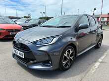 Toyota Yaris VVT-h Design - U44489
