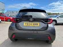 Toyota Yaris VVT-h Design - U44489