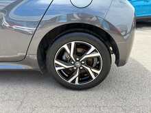 Toyota Yaris VVT-h Design - U44489