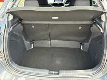 Toyota Yaris VVT-h Design - U44489