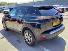 Peugeot 2008 PureTech Active Premium + - U44491
