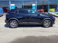 Peugeot 2008 PureTech Active Premium + - U44491