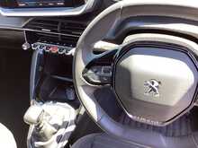 Peugeot 2008 PureTech Active Premium + - U44491