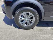 Peugeot 2008 PureTech Active Premium + - U44491