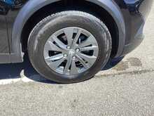 Peugeot 2008 PureTech Active Premium + - U44491