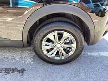 Peugeot 2008 PureTech Active Premium + - U44491