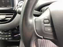Peugeot 2008 PureTech Allure - U44506