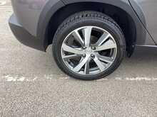 Peugeot 2008 PureTech Allure - U44506