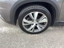 Peugeot 2008 PureTech Allure - U44506